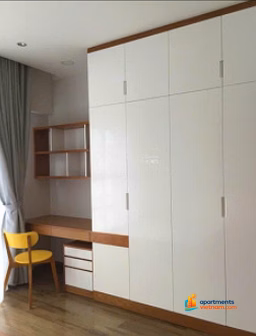 Selling a corner apartment with beautiful golf course & river view in Happy Valley, 3 bedrooms, fully furnished
