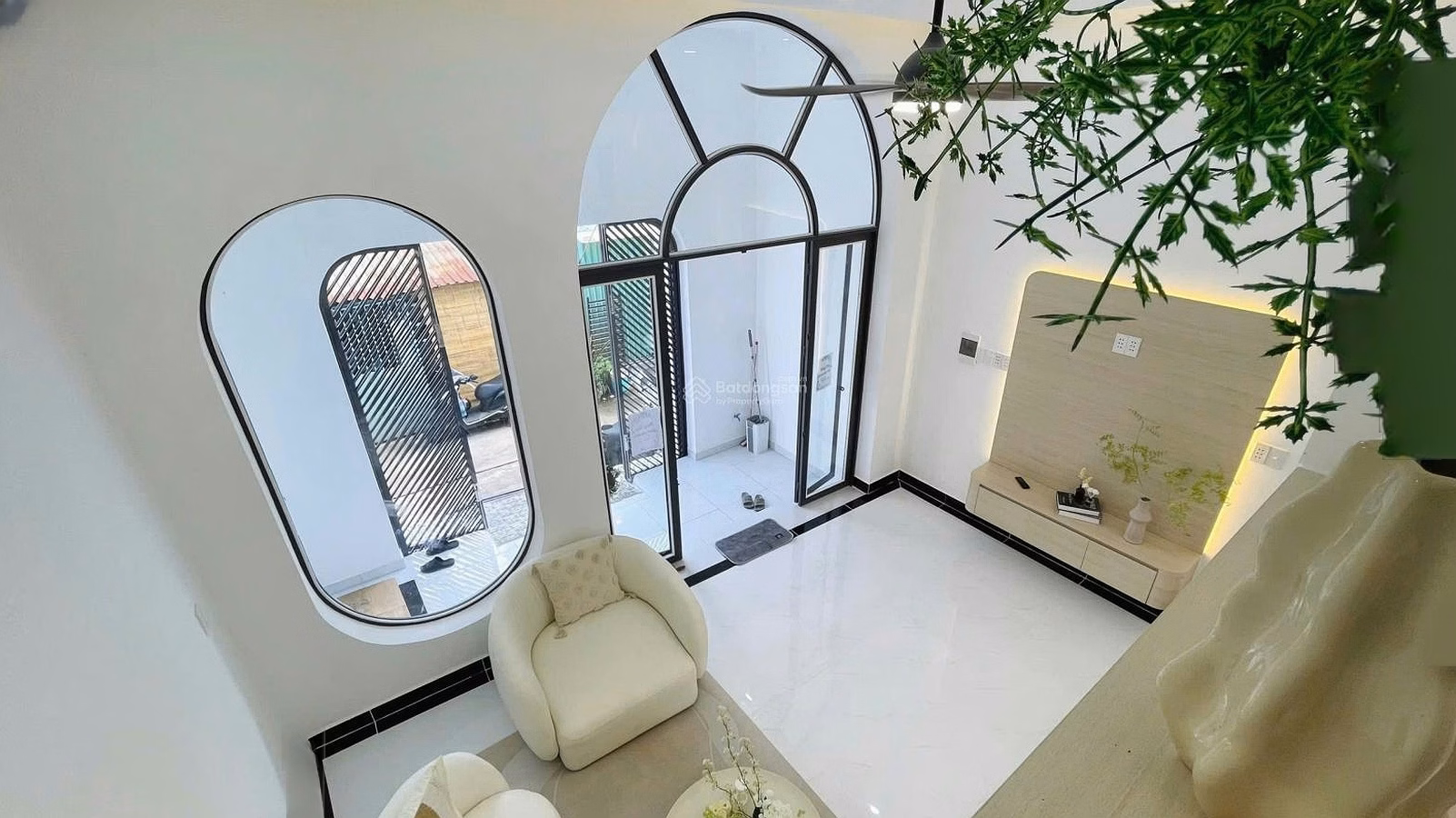 Binh Tan Ho Hoc Lam House, 2-story Car Alley, owner sells urgently within the week