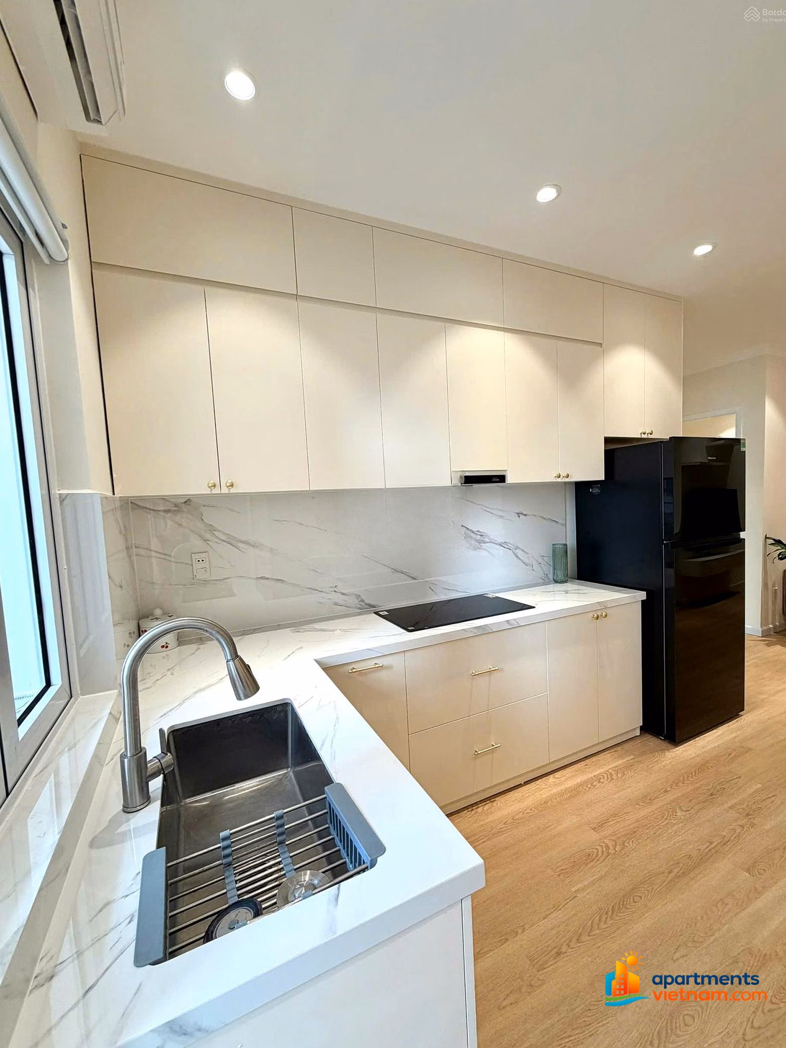 Selling cheap 2 bedroom apartment with full new furniture, Muong Thanh Vien Trieu, Nha Trang, price only 3.25 billion