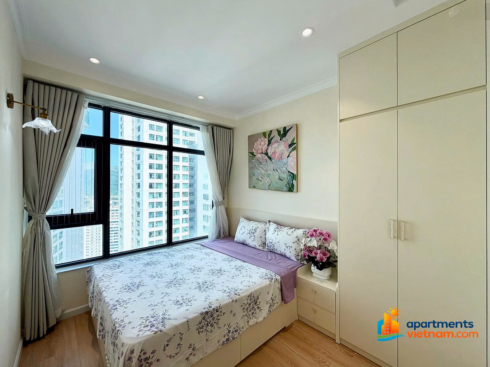 Selling cheap 2 bedroom apartment with full new furniture, Muong Thanh Vien Trieu, Nha Trang, price only 3.25 billion