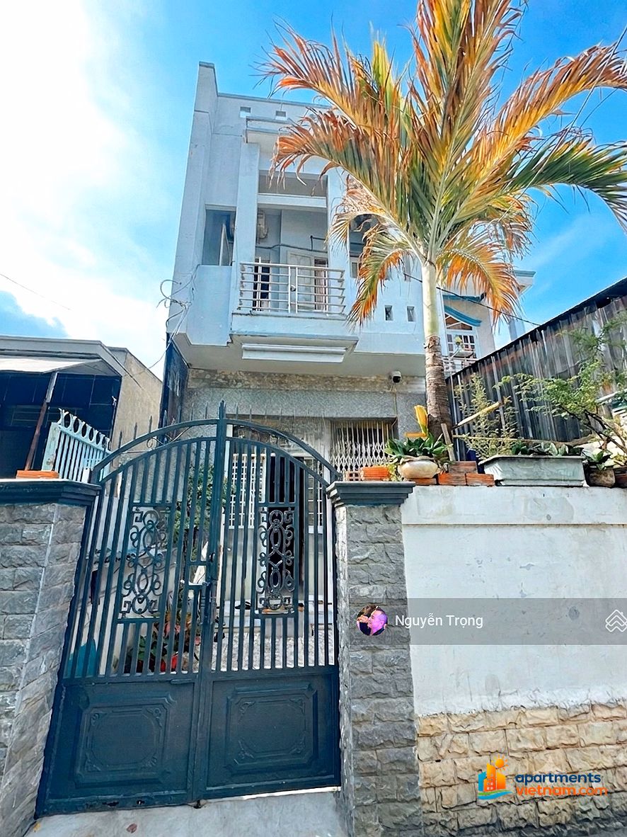 Urgent sale - Main house of Lam Van Ben, District 7 - Front alley - 4mx17m - price 6,390 billion