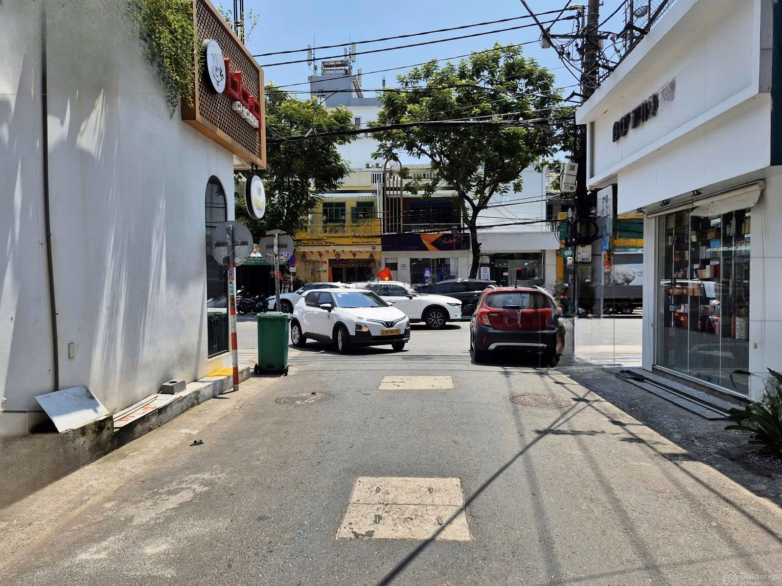 Offering for sale a 3-storey house with 154m2 wide and 6m wide, in the tourist core area of ​​Le Huu Trac area, My Khe beach