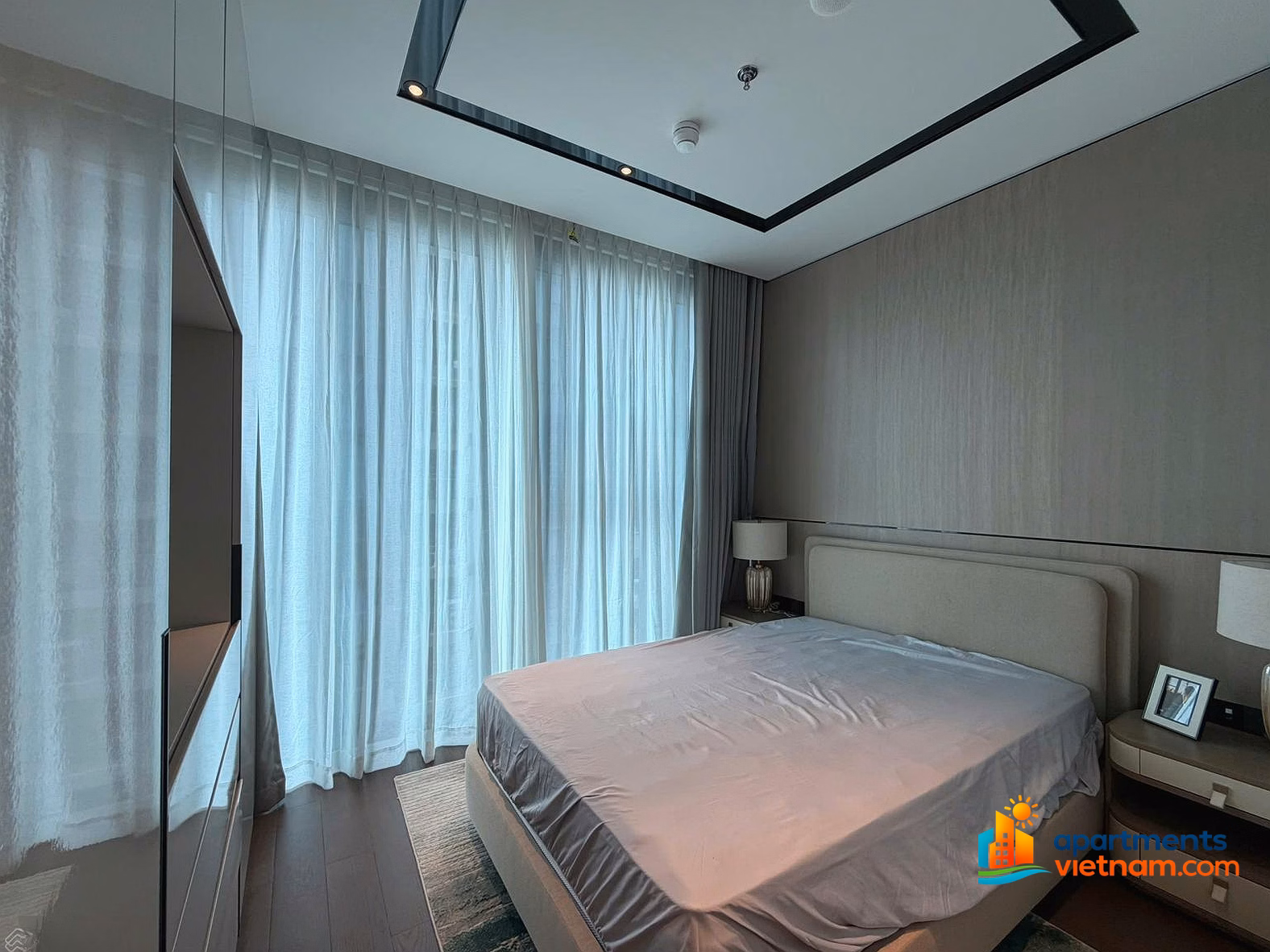 Grand Marina Saigon for rent 2 bedroom apartment + open river view