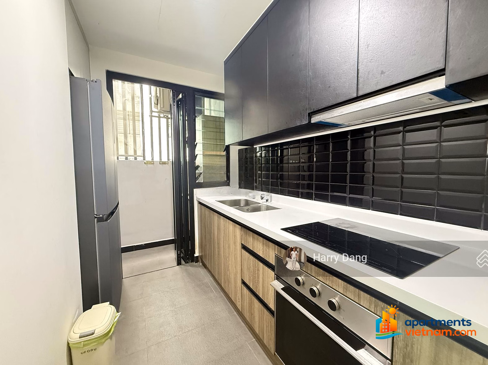 Rent immediately 2 bedrooms, 2 bathrooms, 74m2, new 100% luxury furniture, view of Ben Van Don river, district 4, close to Q1, Q3***