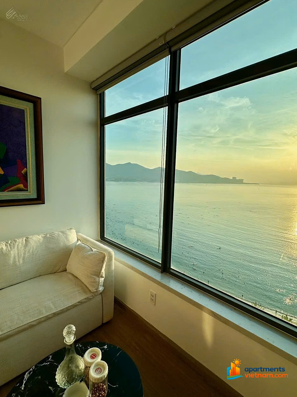 Kieu Trinh - 1602 - queen corner apartment with direct view of Muong Thanh Vien Trieu Nha Trang beach