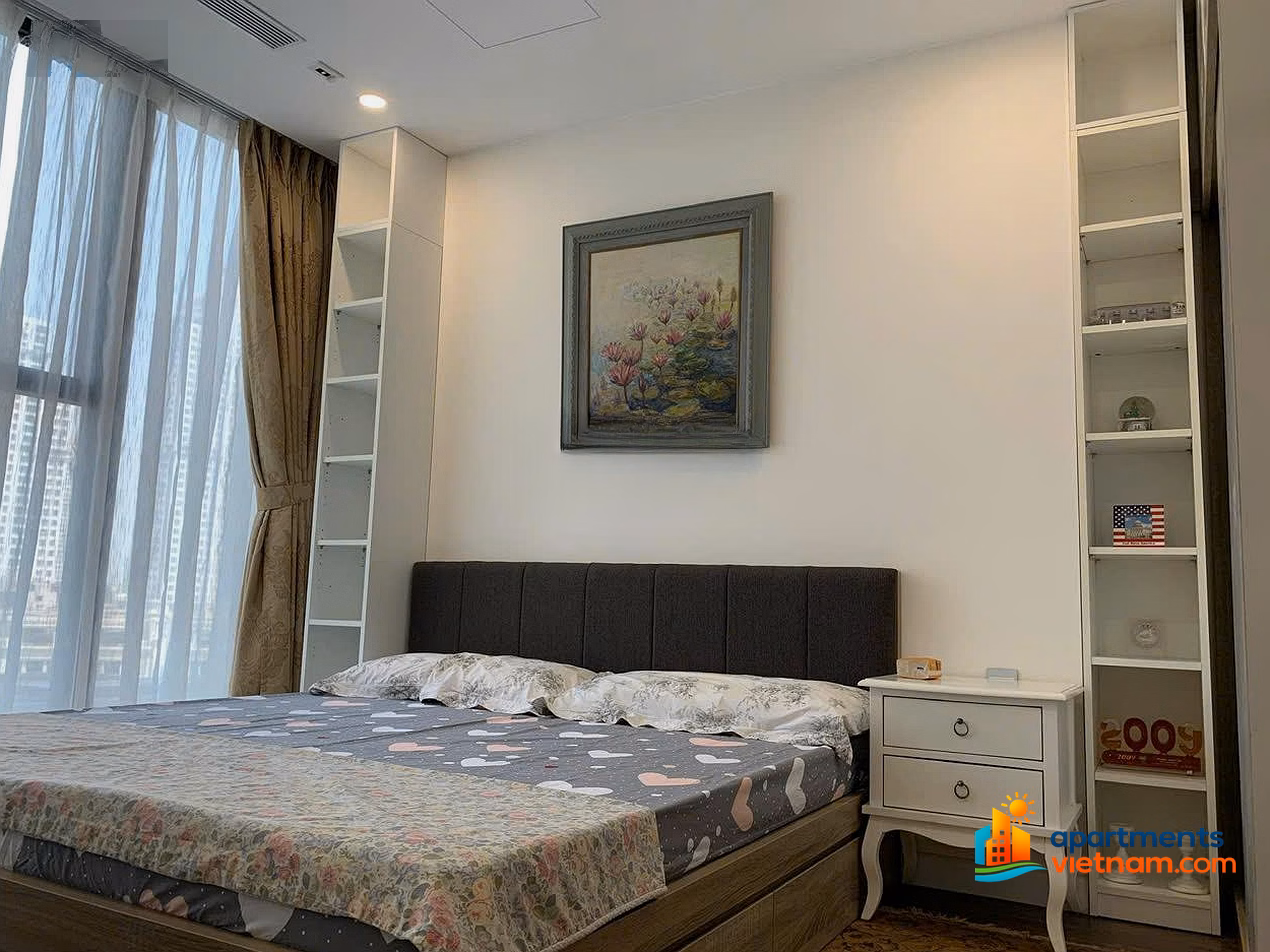 Apartment for rent urgently 2 bedrooms, 2 bathrooms, 16 million, 73m2 in Sunshine City, Bac Tu Liem, Hanoi