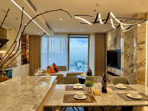 Em My, receptionist, rents apartments at Sky Lake from 1 bedroom - 4 bedrooms, good price, nice furniture, price only from 16 million/month