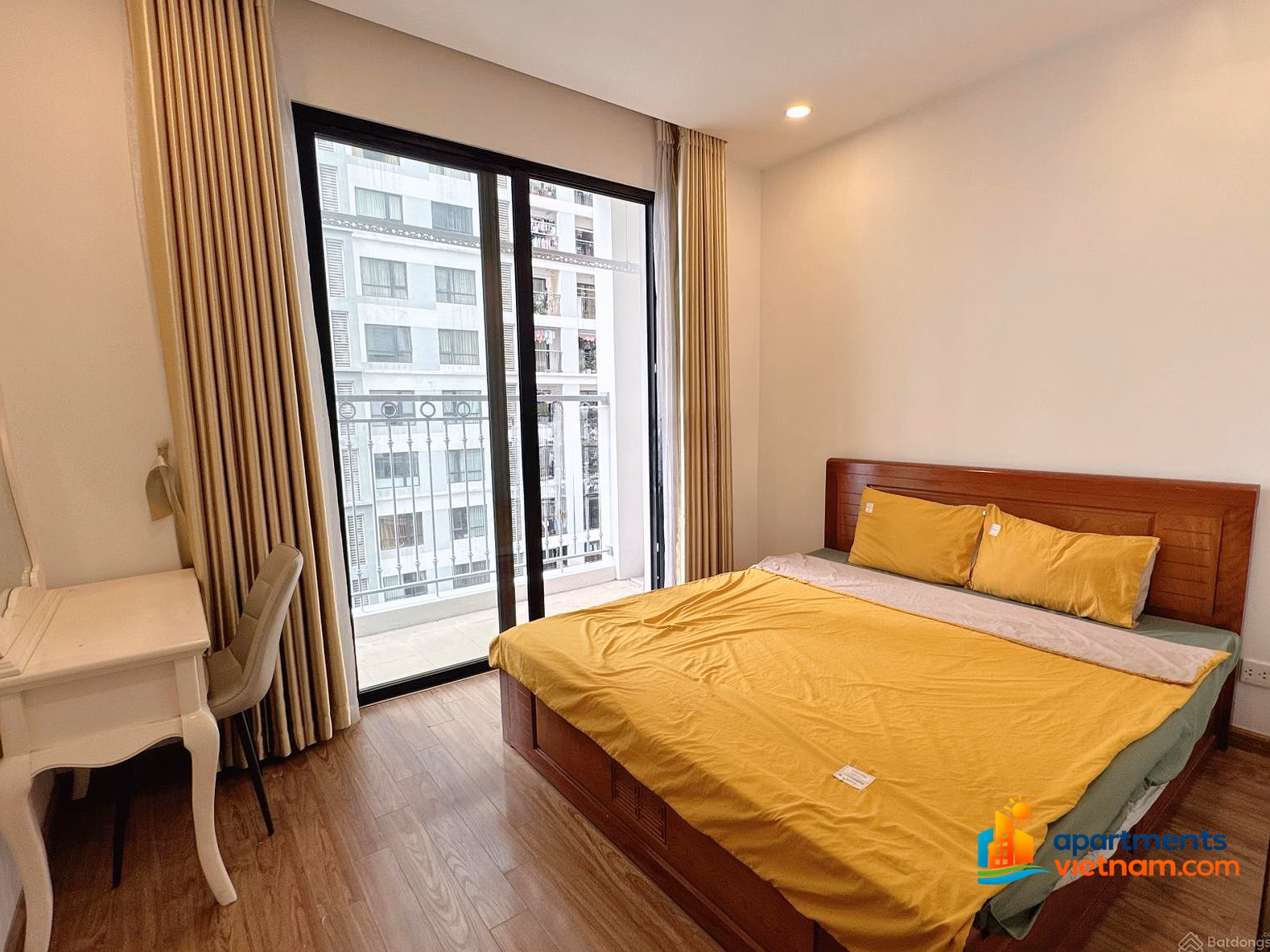 1 bedroom for rent in Times City, fully furnished, newly renovated, middle floor, view of the playground