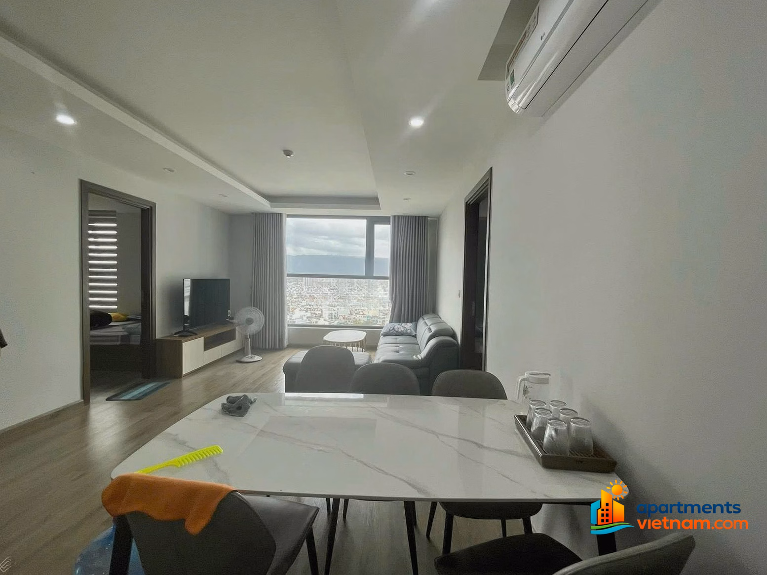 3-bedroom apartment for rent at HUD Building Nha Trang, Nguyen Thien Thuat street, price 28 million
