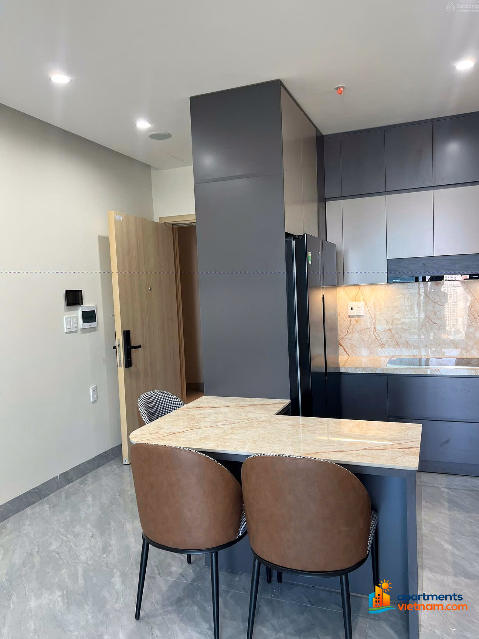 SUN COSMO RESIDENCE APARTMENT FOR RENT WITH DIRECT VIEW OF THE HAN RIVER, EXCELLENT