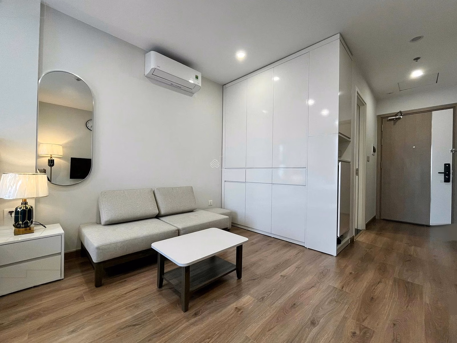 Urgent sale of studio apartment with LAKE VIEW at Imperia Smart City, 3 billion VND, 28.3 m2
