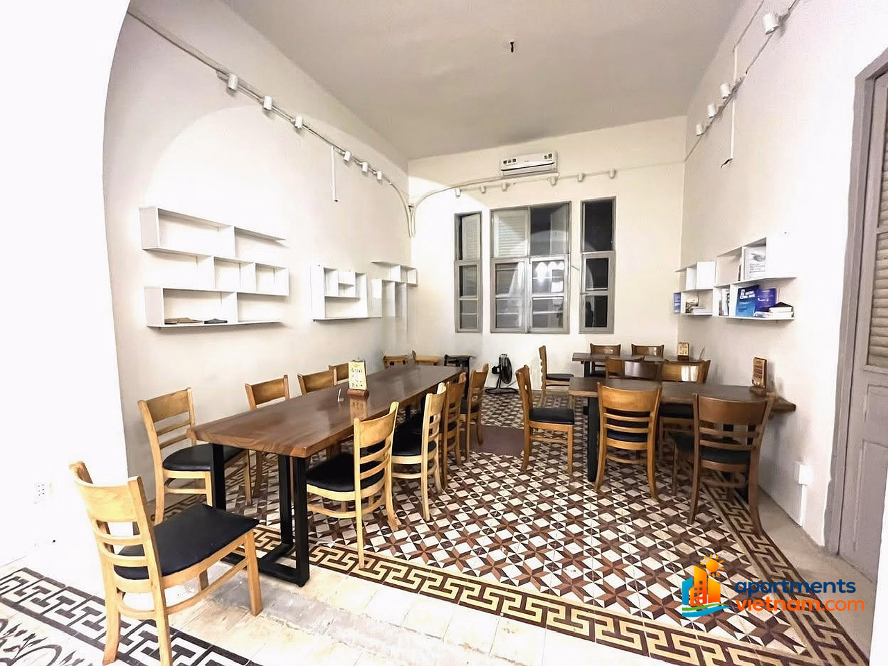 Very beautiful villa for rent nearly 300m² in the center of District 3