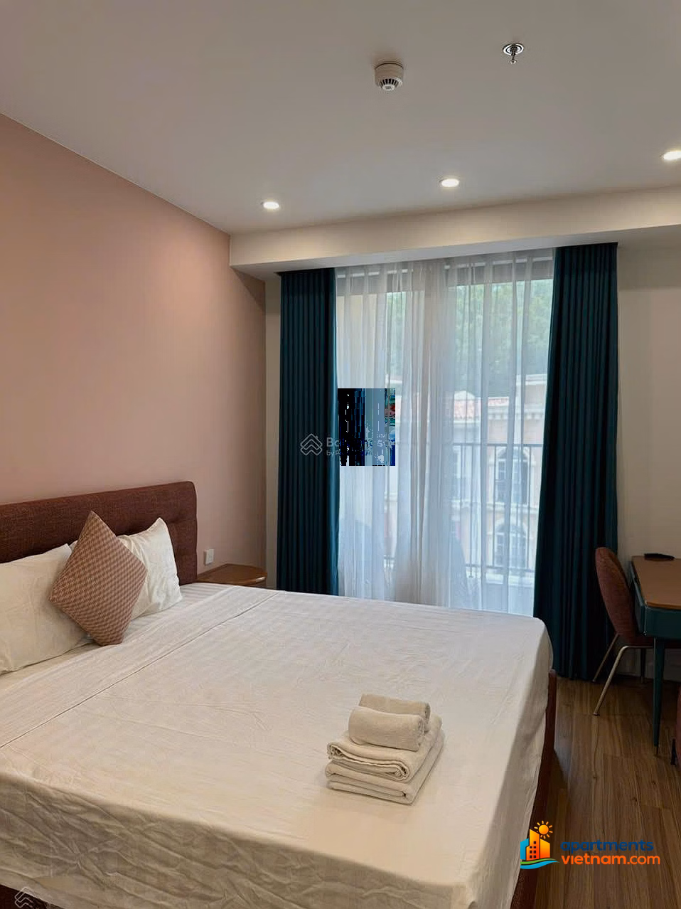2.2 billion allin Beach apartment right at Phu Quoc cable car station. For rent now, long term. Full interior