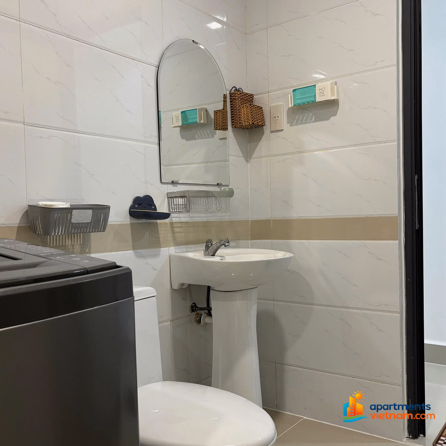 The owner sells a 2-bedroom apartment with diagonal sea view, fully furnished, for rent for 9 - 10 million/month