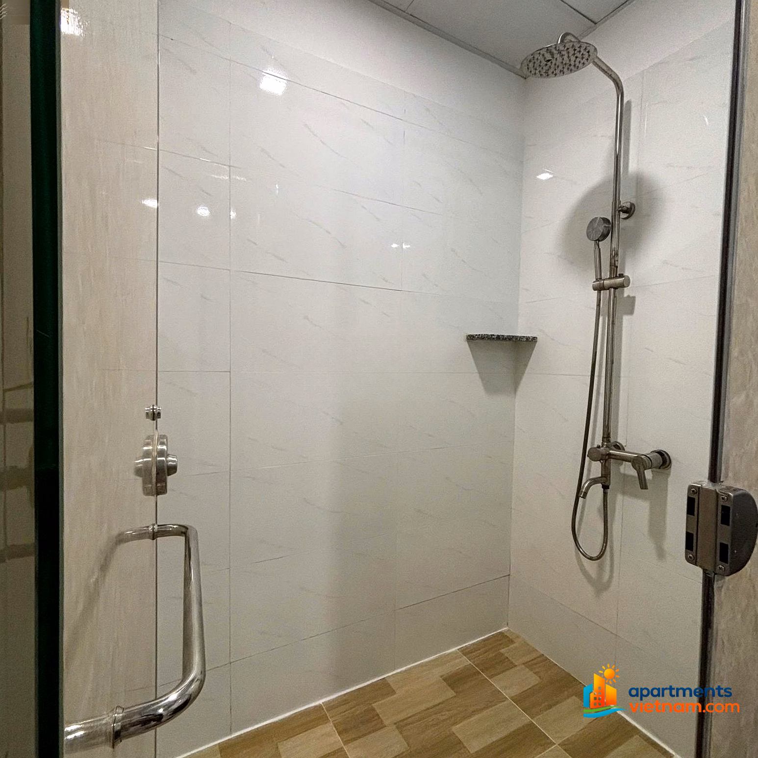 The owner sells a 2-bedroom apartment with diagonal sea view, fully furnished, for rent for 9 - 10 million/month