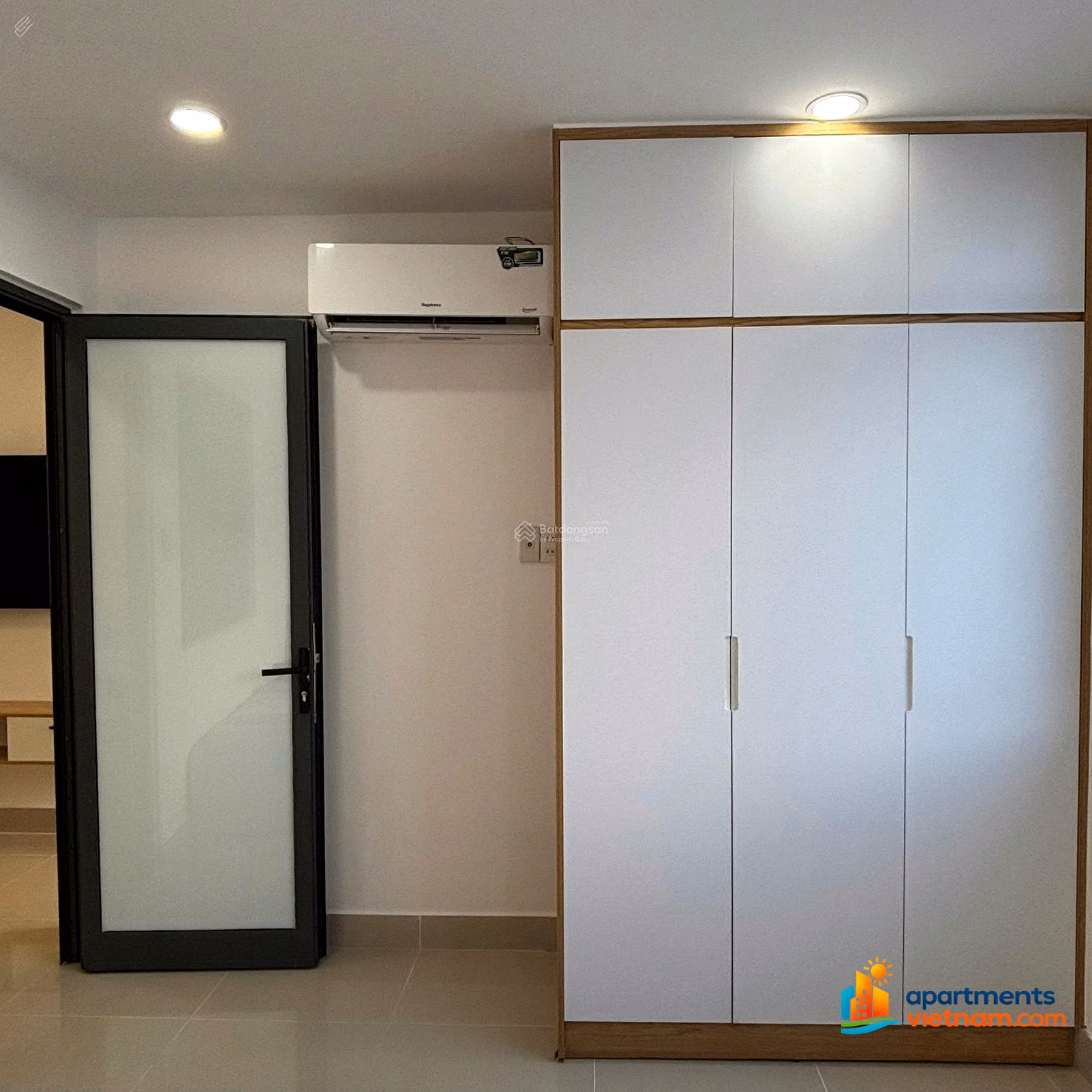 The owner sells a 2-bedroom apartment with diagonal sea view, fully furnished, for rent for 9 - 10 million/month