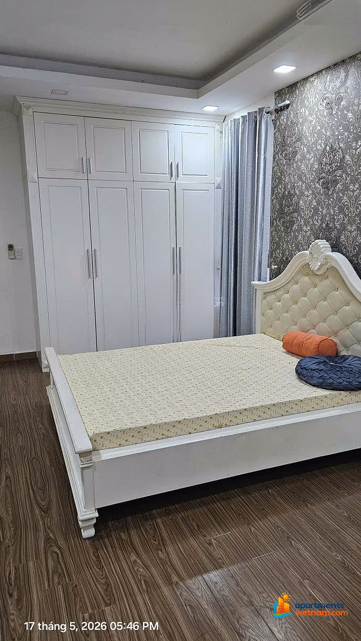 Owner needs to rent Duc Khai apartment 160m² corner 2 open sides fully furnished