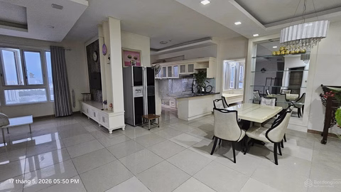 Owner needs to rent Duc Khai apartment 160m² corner 2 open sides fully furnished