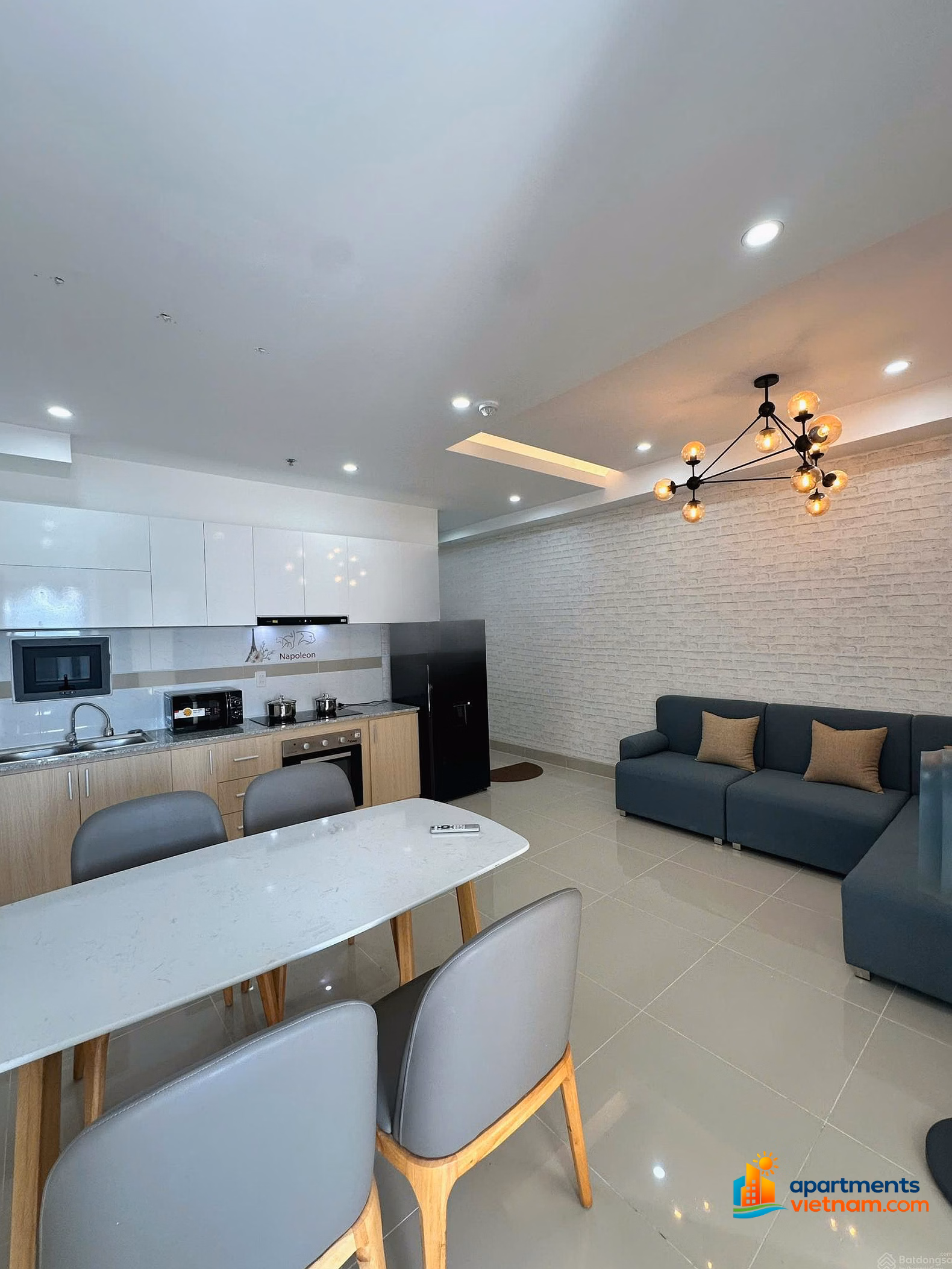 NAPOLEON CASTLE APARTMENT RENTAL OWNER (SPEAKING ENGLISH)