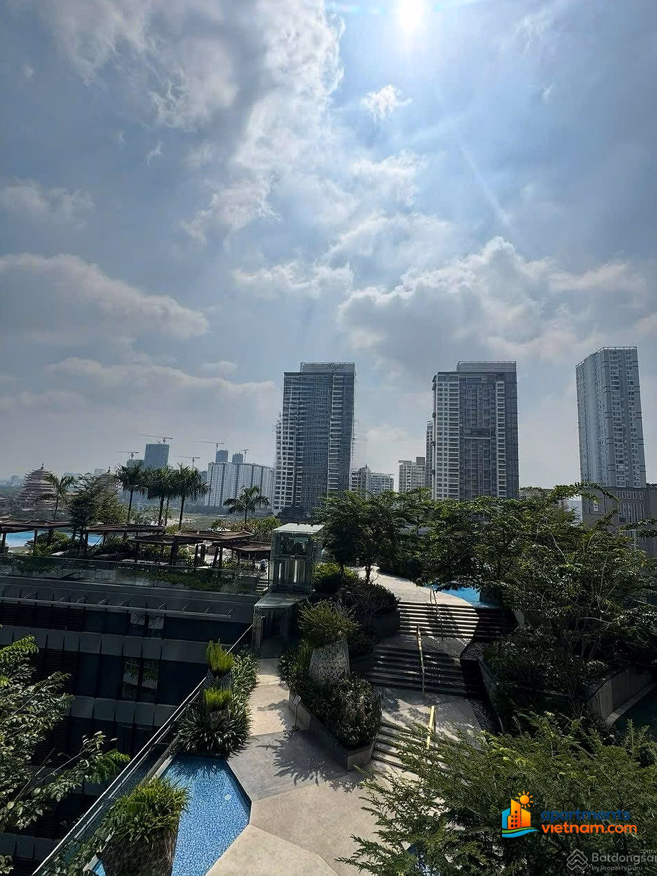 Lumiere Riverside 1-bedroom apartment with beautiful furniture for quick rent, easy to view house key available