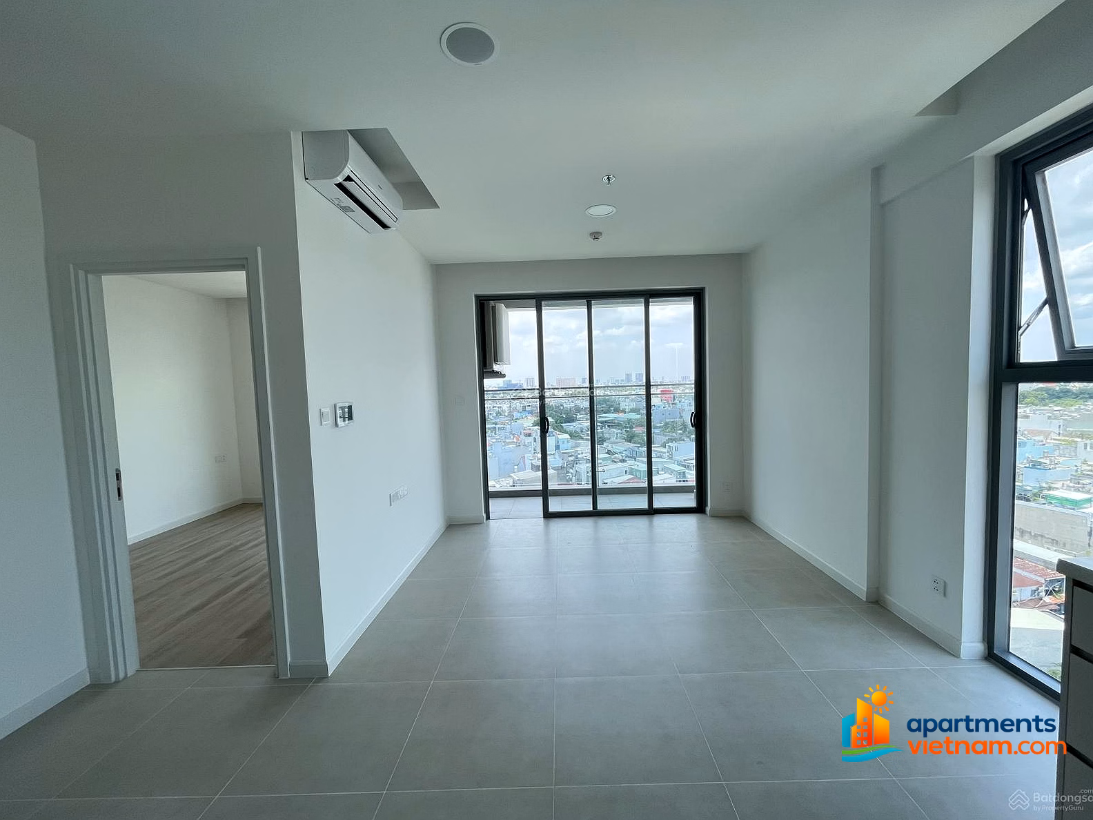 Hot for rent 1 bedroom 1 bathroom 10 million 5 million view Landmark 81