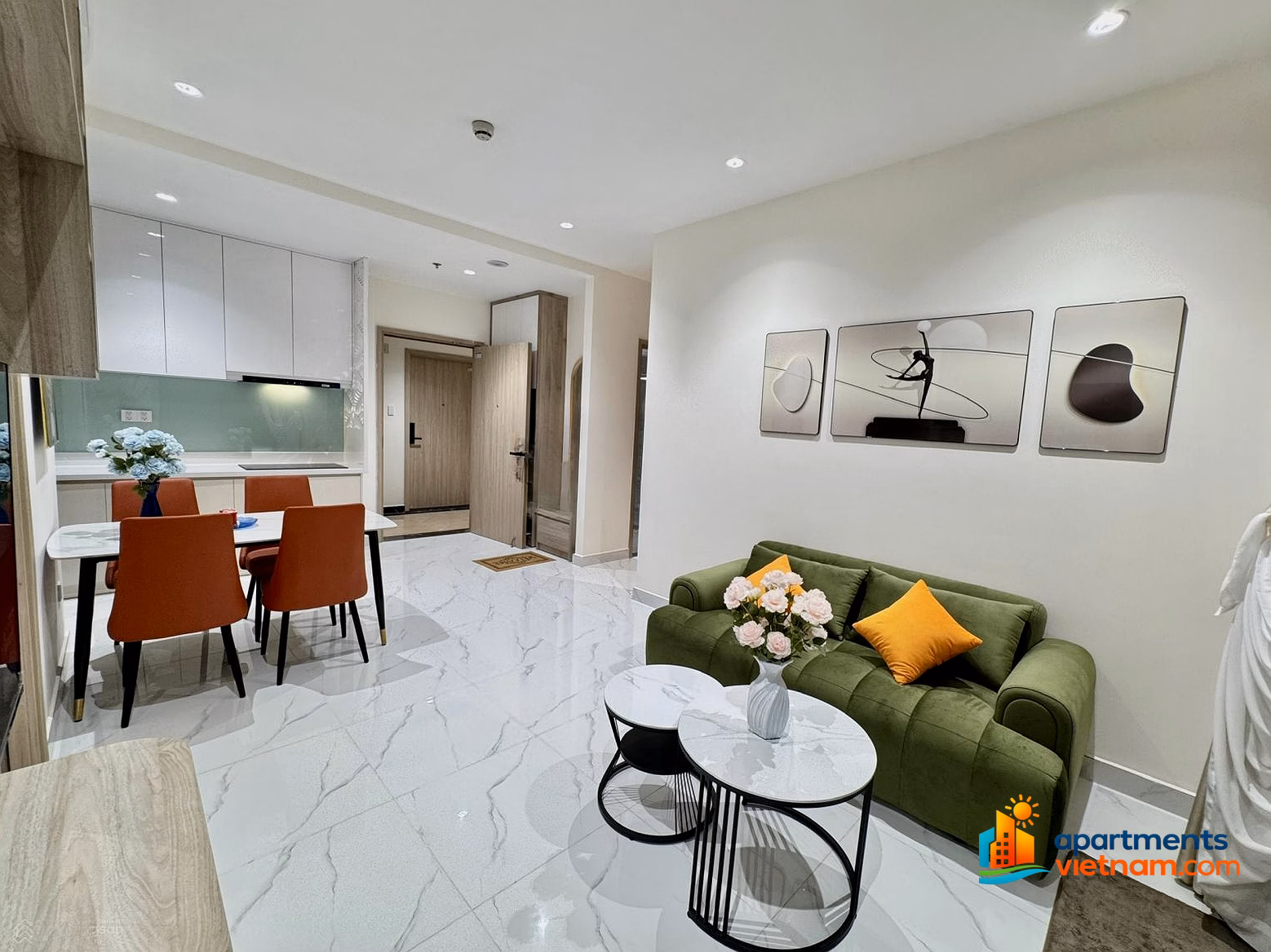 Owner rents new high-end apartment 100% fully furnished