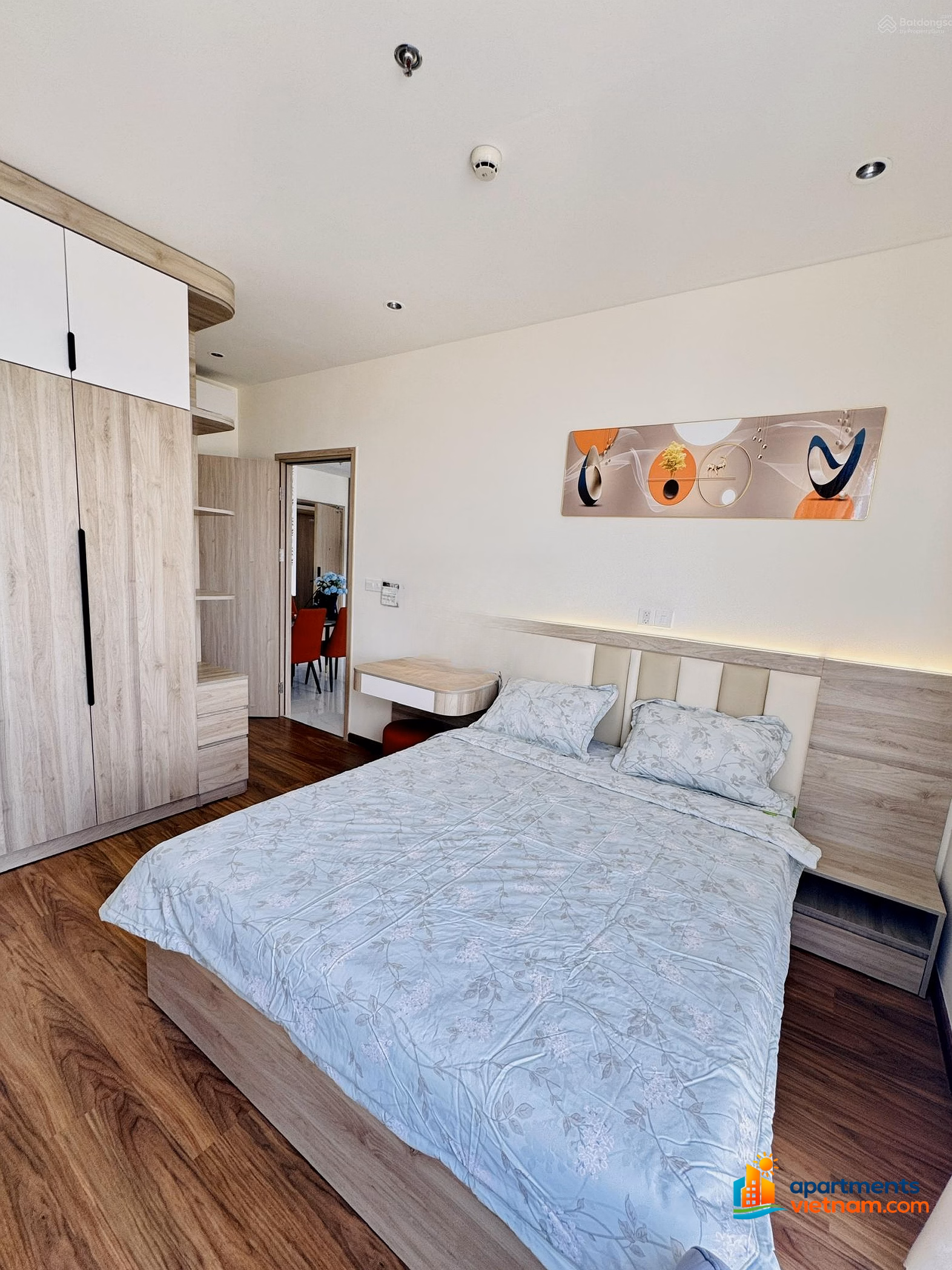 Owner rents new high-end apartment 100% fully furnished