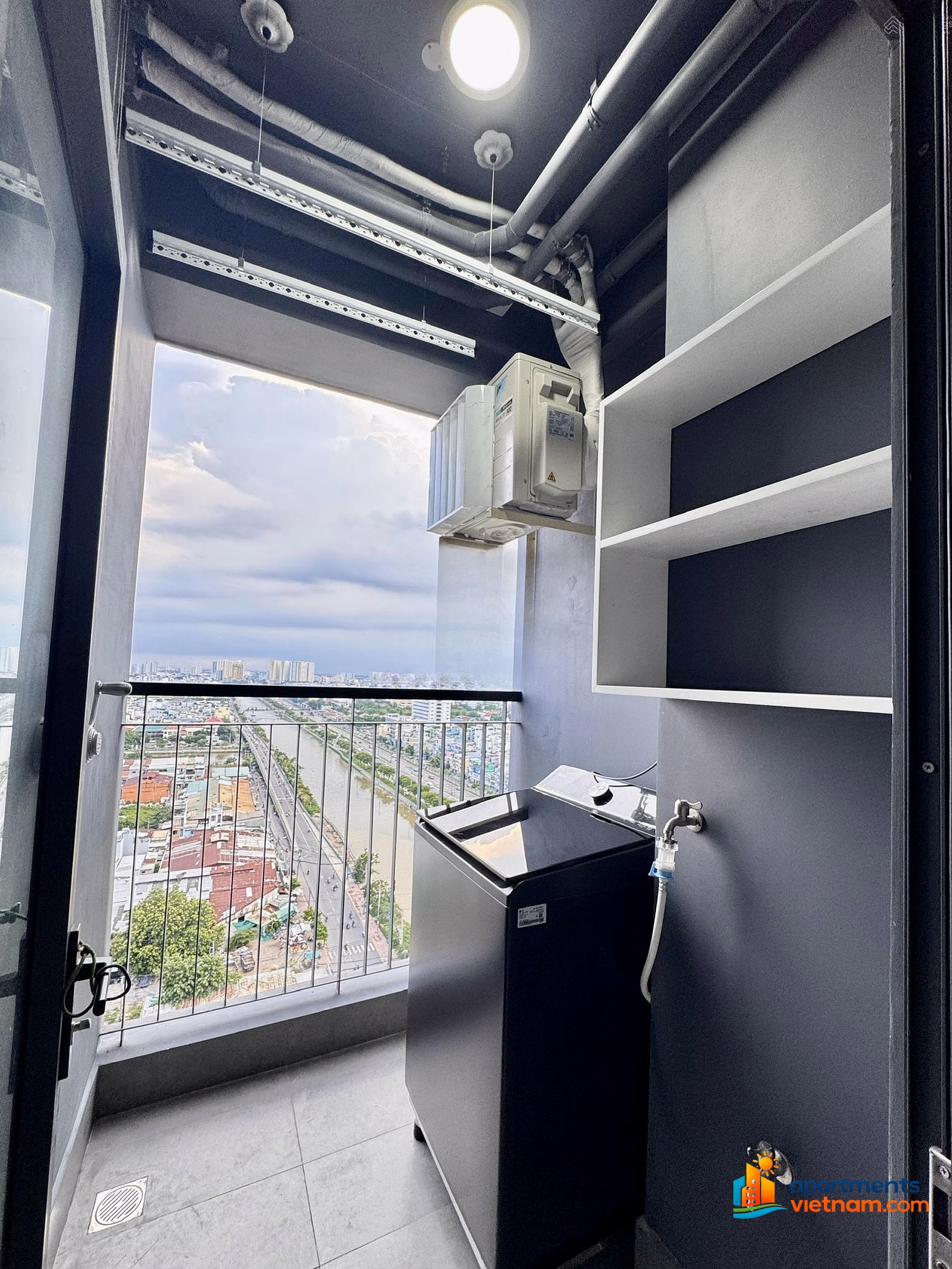 Owner rents new high-end apartment 100% fully furnished