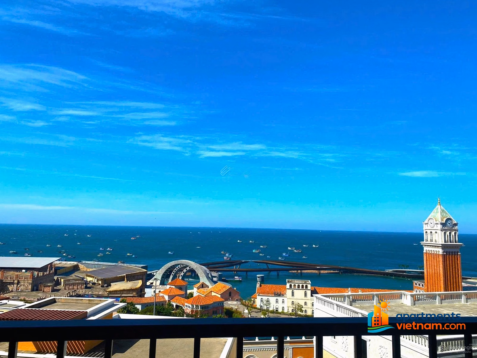 Direct sea view - watching fireworks every night - landlord cuts a loss of 1 billion in S2 Hillside apartments