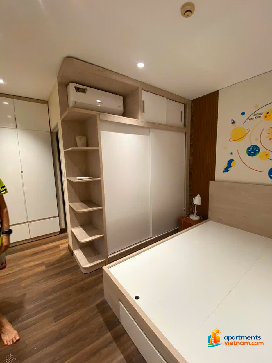 HUD Vo Van Kiet apartment for sale with pink book view sign 3 billion 150