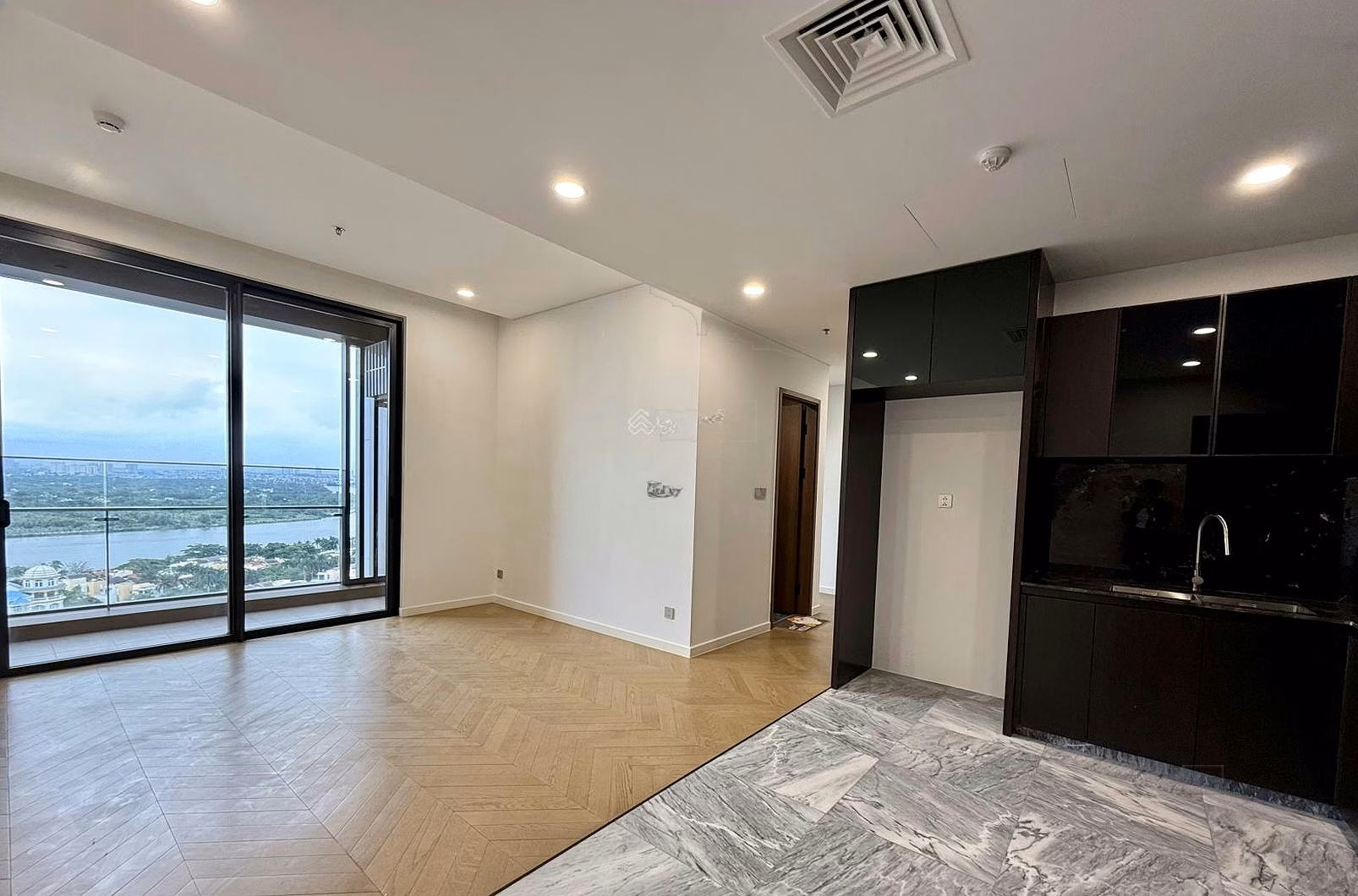 Real price news - Hiep specializes in selling Lumiere Riverside apartments, District 2. There is a pink book