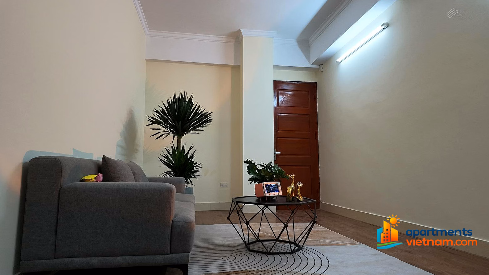 Luxury 3 bedroom 2 bathroom apartment, near Polytechnic University - Economics - Construction, car park at the door