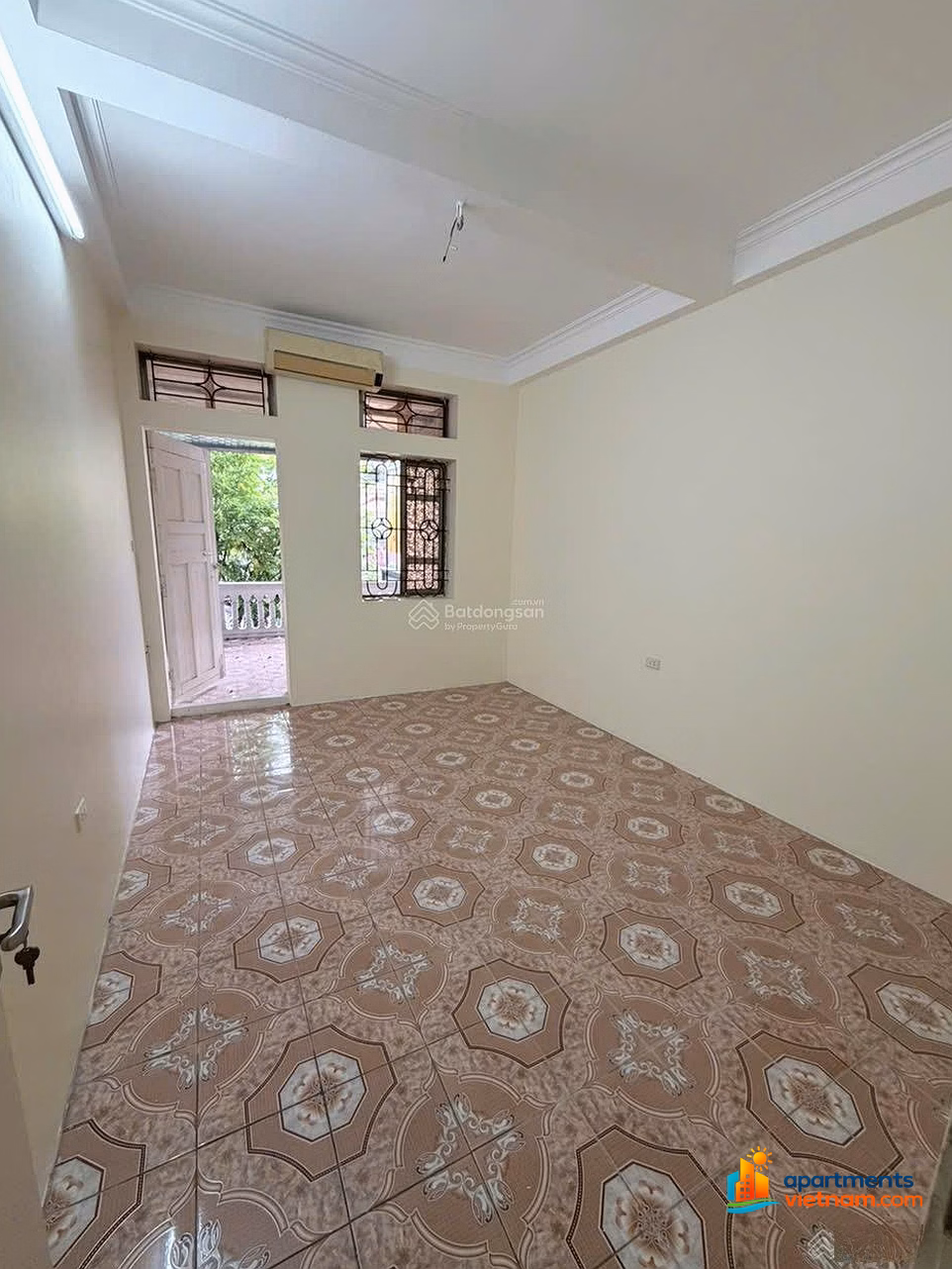 Private house for rent with garden at Lane 66 Ngoc Thuy