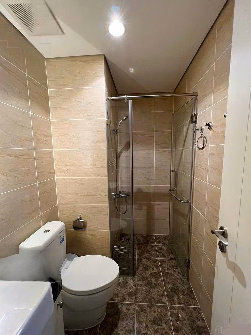 Apartment for rent in Vinhomes D'Capitale Tran Duy Hung studio 40m fully furnished 13 million/month 0987 522 ***