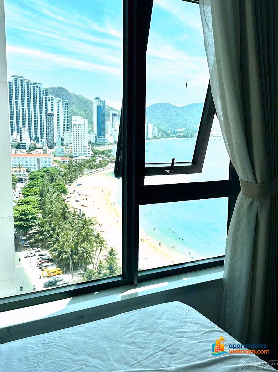 Kieu Trinh -1602-Queen's Corner Apartment with Direct View of Muong Thanh Vien Trieu Beach 66m², Beautifully Furnished