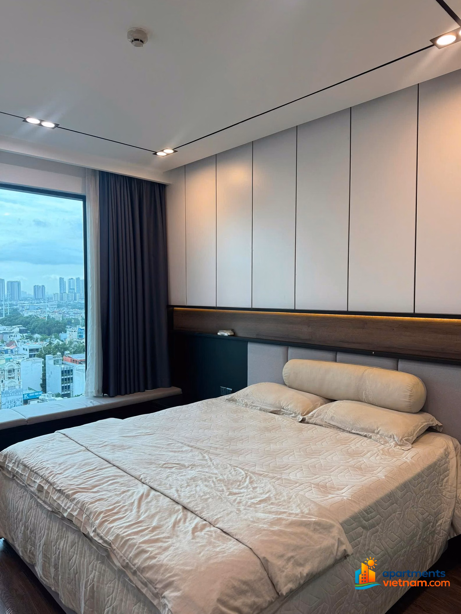 Owner sells Duplex apartment 103m² Feliz En vista full of high-end furniture, 12.8 billion including taxes and fees