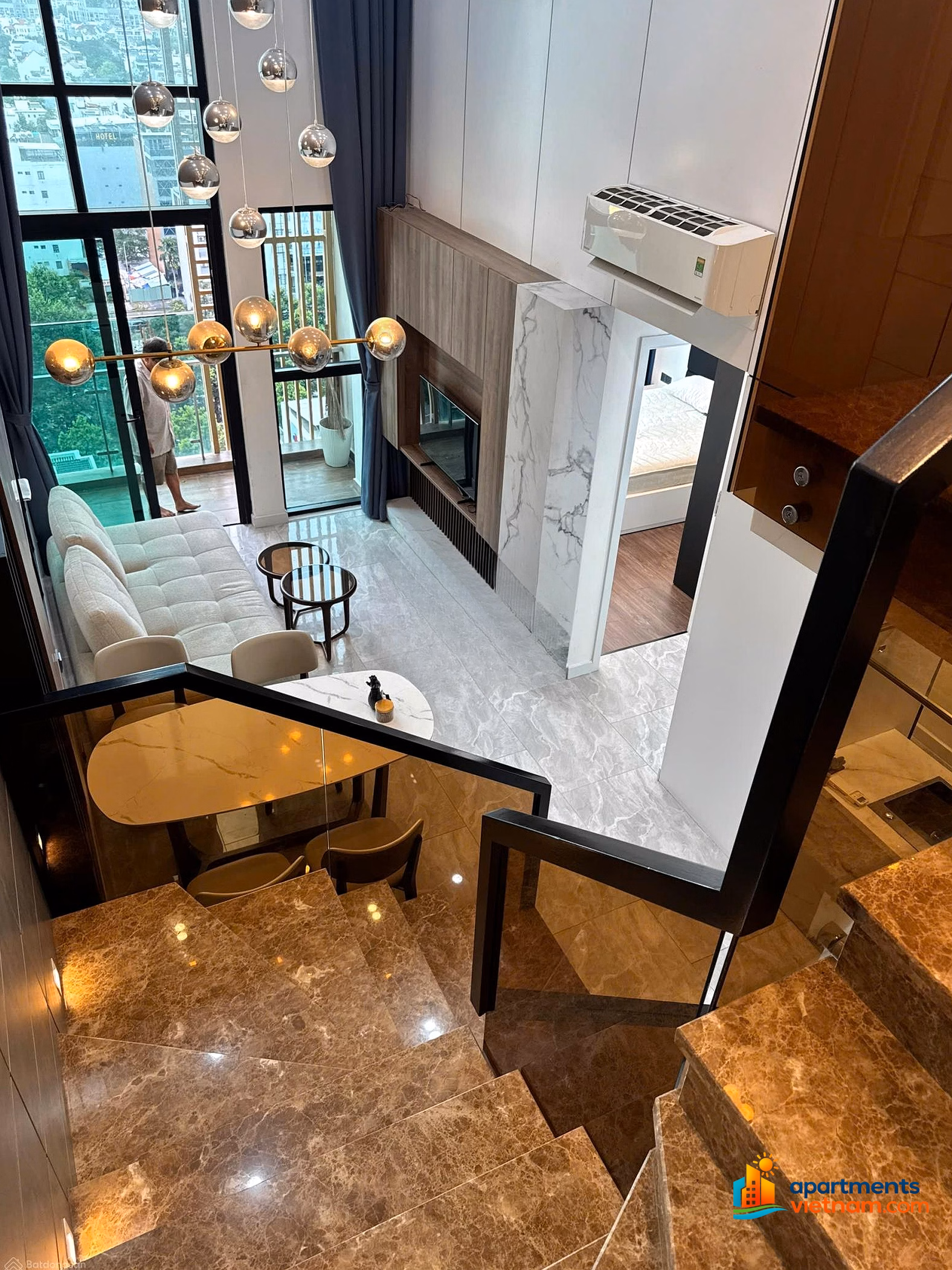 Owner sells Duplex apartment 103m² Feliz En vista full of high-end furniture, 12.8 billion including taxes and fees
