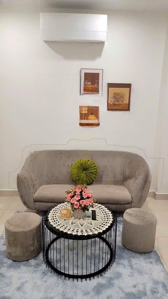 The owner is selling a 28m² studio apartment on the 23rd floor of building S203 Vinhomes Smart Tay Mo. Price 2.1 billion including fees