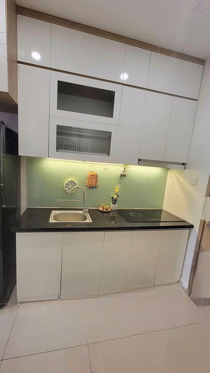The owner is selling a 28m² studio apartment on the 23rd floor of building S203 Vinhomes Smart Tay Mo. Price 2.1 billion including fees