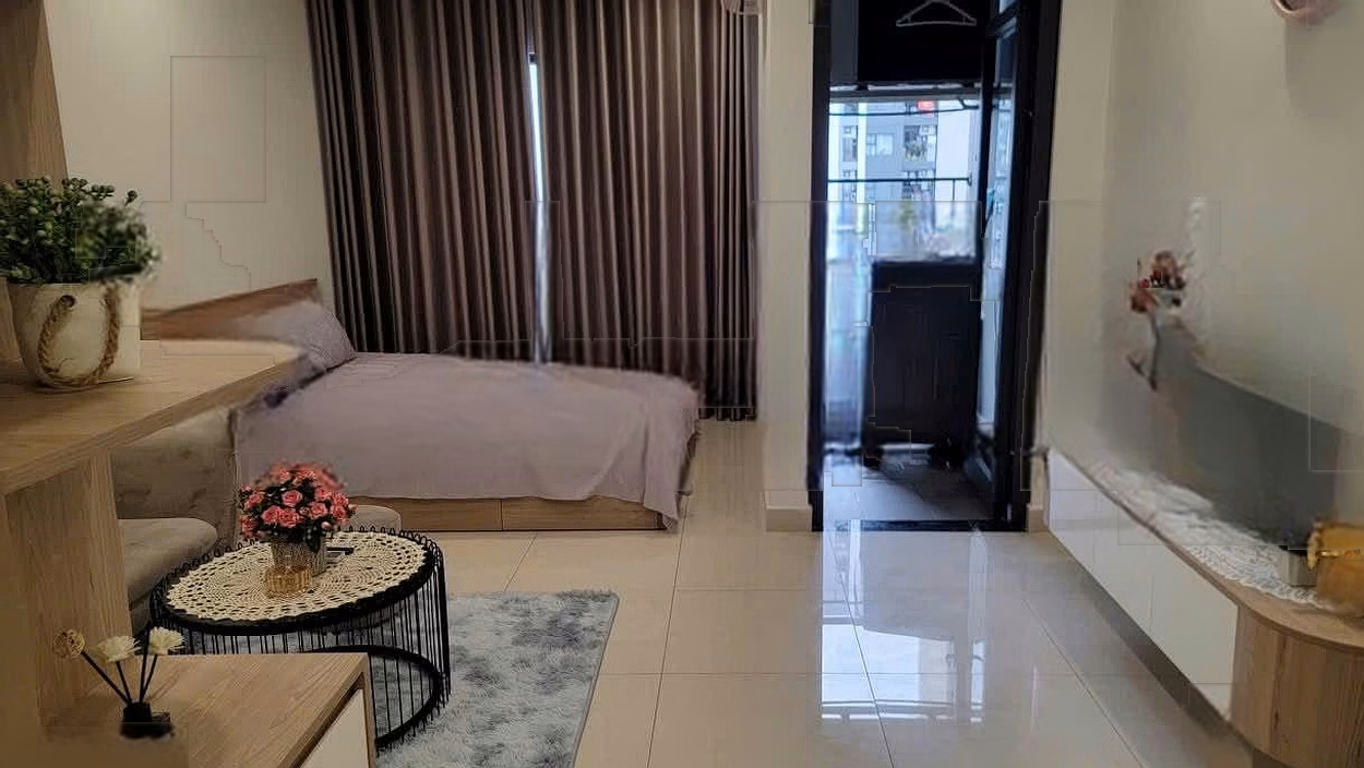 The owner is selling a 28m² studio apartment on the 23rd floor of building S203 Vinhomes Smart Tay Mo. Price 2.1 billion including fees