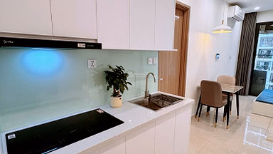 The owner is selling a 28m² studio apartment on the 23rd floor of building S203 Vinhomes Smart Tay Mo. Price 2.1 billion including fees