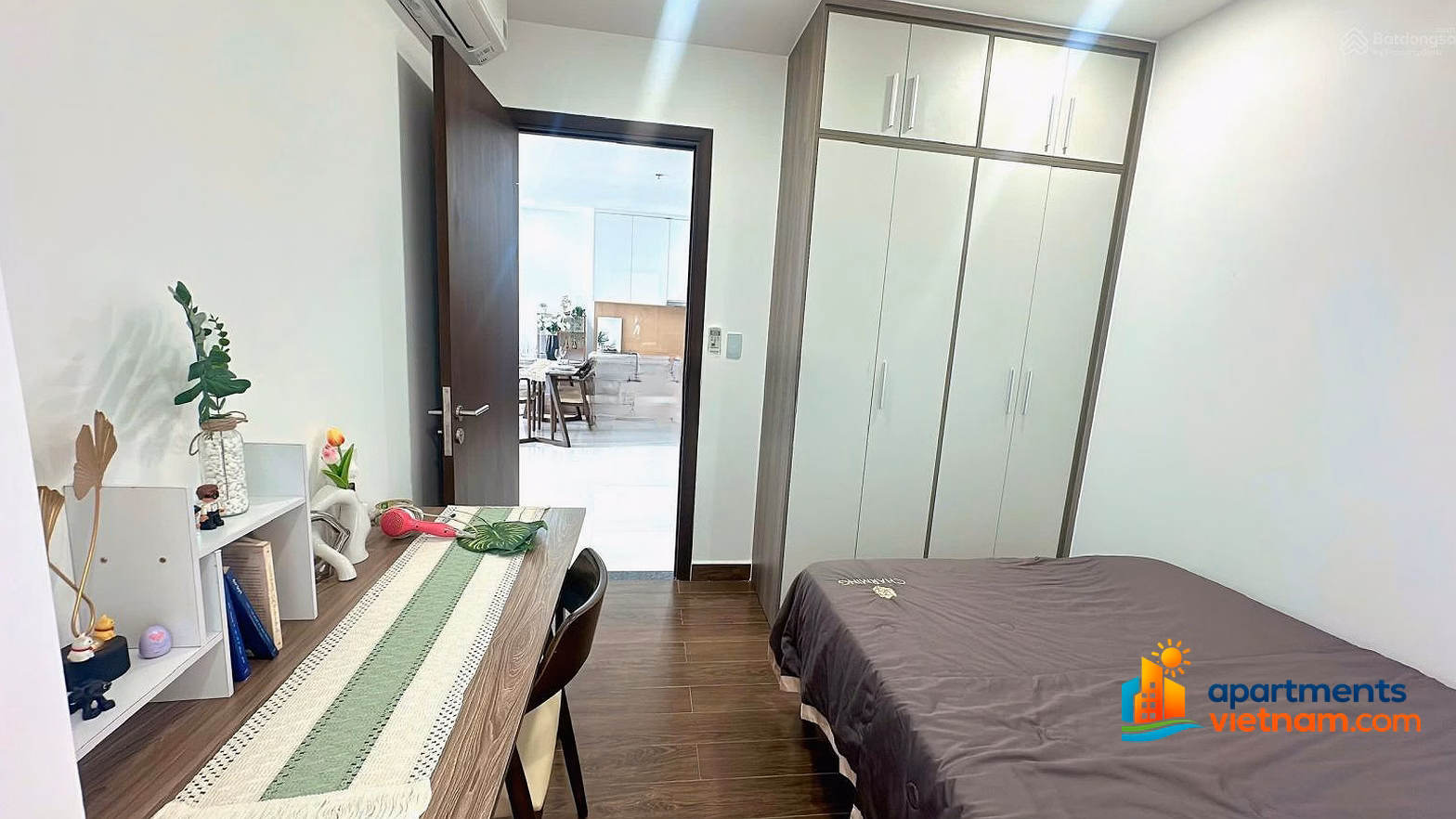 Owner rents Phu Dong Sky Garden apartment 2 bedrooms 70m2 for only 13 million/month