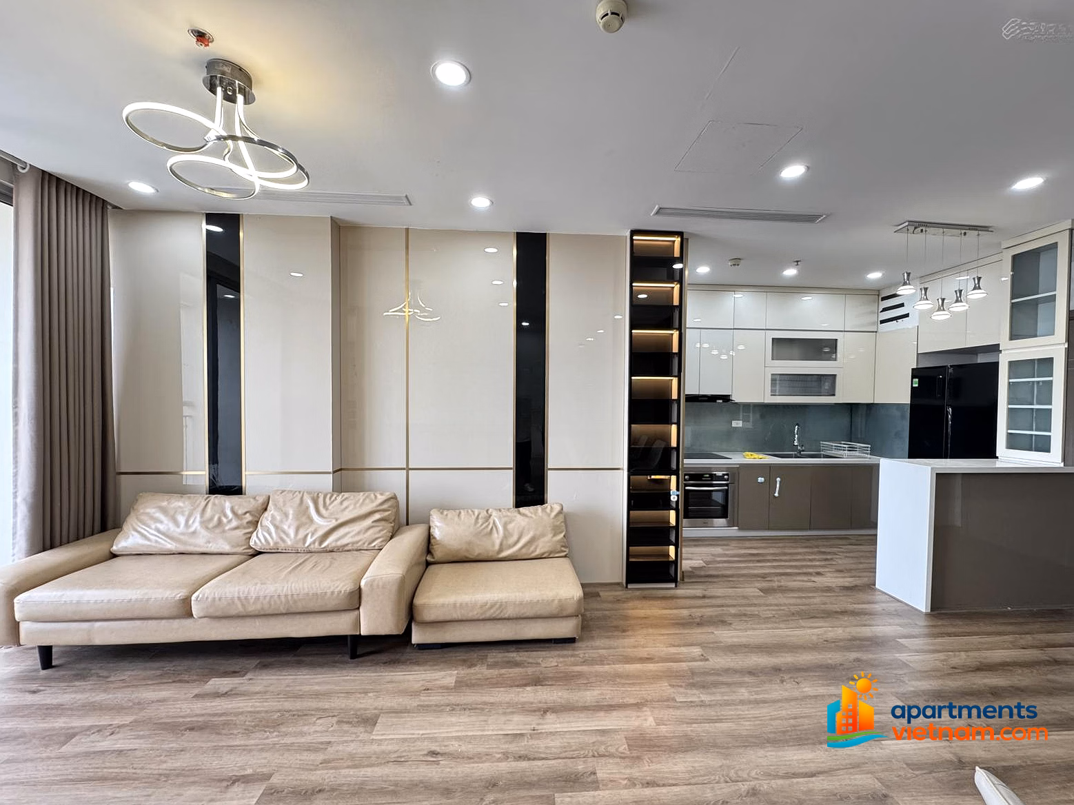 3-bedroom apartment for rent in Vinhomes Gardenia - Fully furnished. Correct information