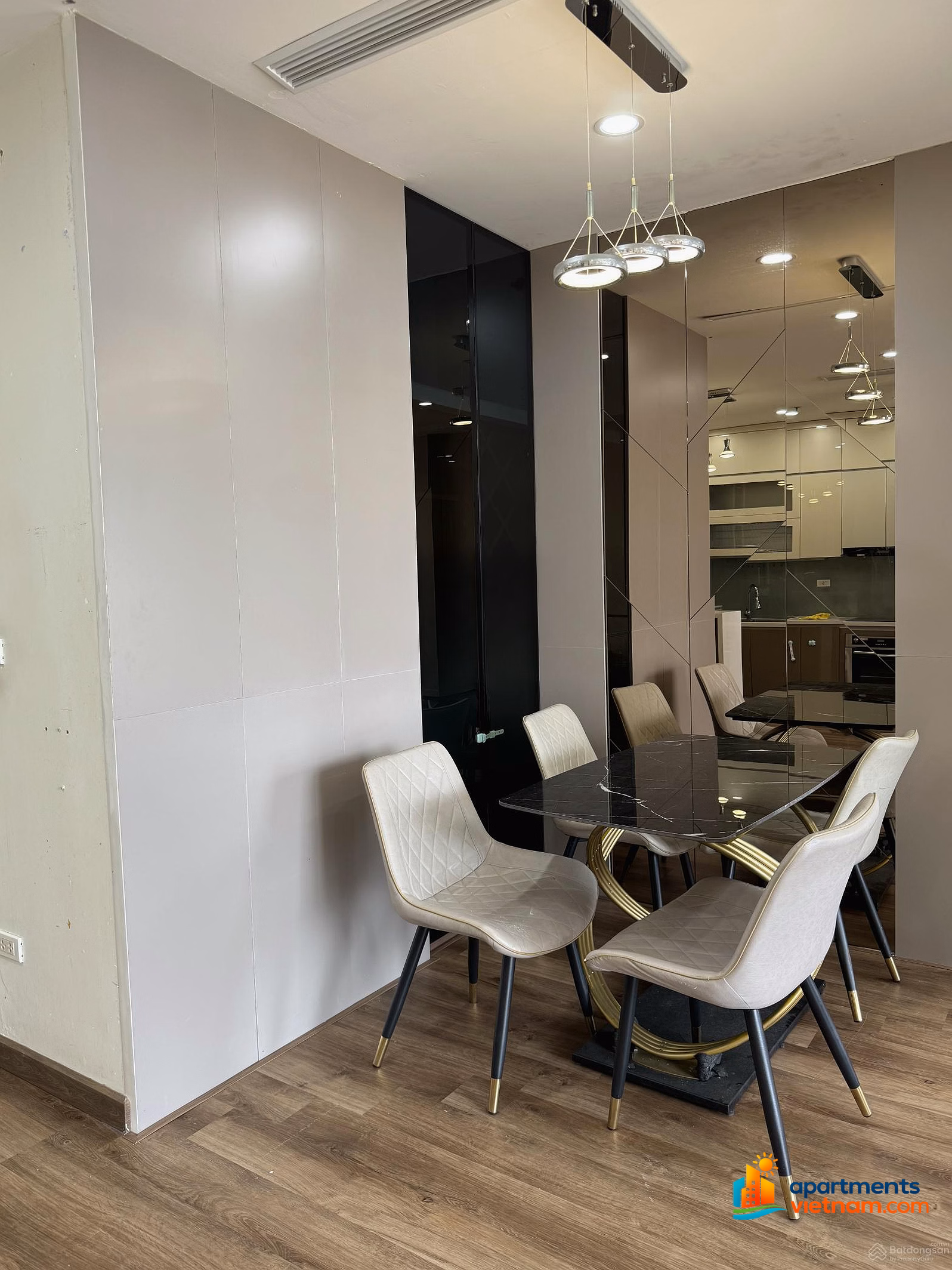 3-bedroom apartment for rent in Vinhomes Gardenia - Fully furnished. Correct information