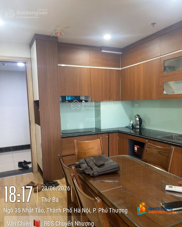 2 bedroom apartment for rent, 80m2, price 11 million in Tay Ho Riverview, balcony with Red River view