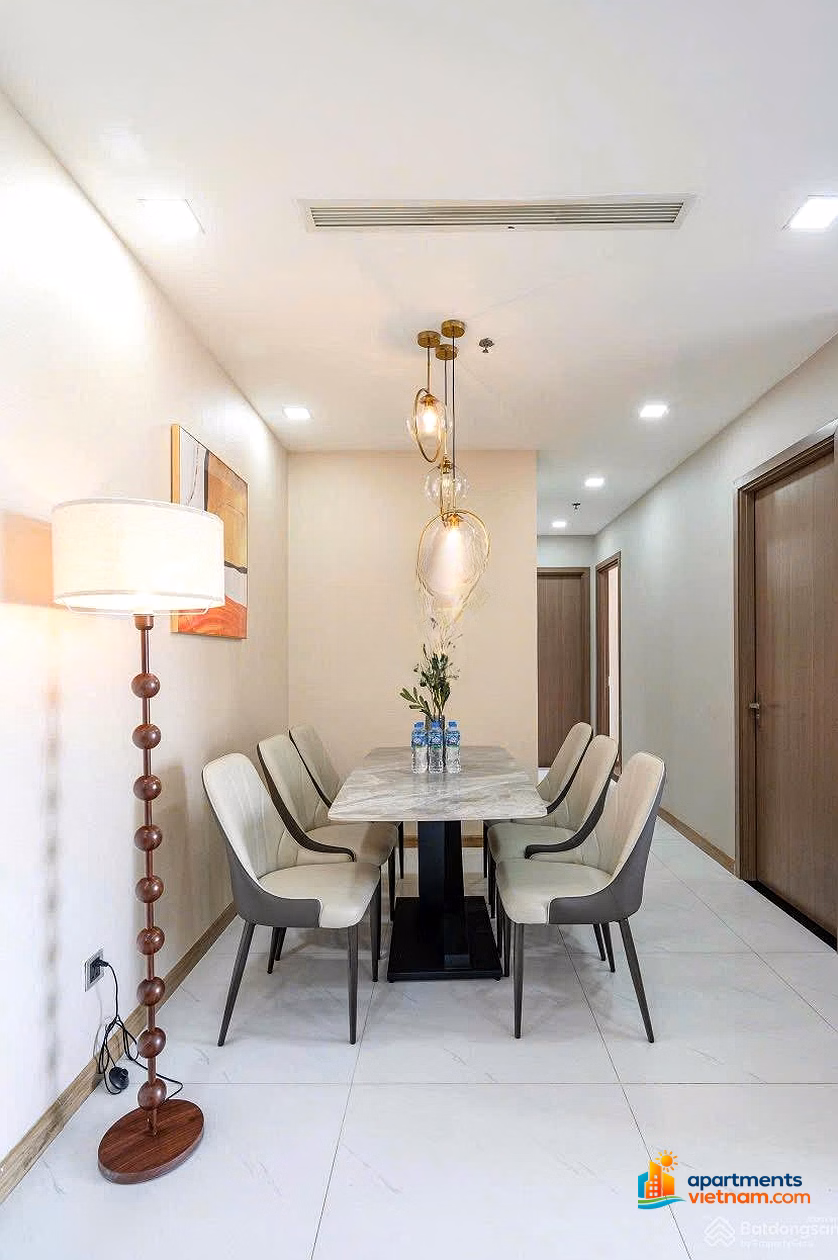 Specializing in Renting 1 Bedroom - 2 Bedrooms - 3 Bedrooms - 4 Bedrooms Vinhomes Central Park | Good Price | See Home Now