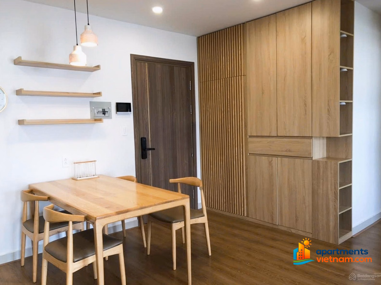 Selling luxury 9th floor apartment CT9 Vinh Diem Trung, 74m2, 2 Bedrooms, Southeast direction