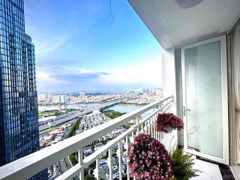 APARTMENT FOR RENT LANDMARK1 -07 VIEW LANMARK81 PARK 126m2 PRICE 65 million