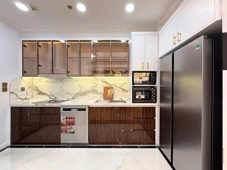 Selling 2 bedrooms Landmark Plus, cool City view