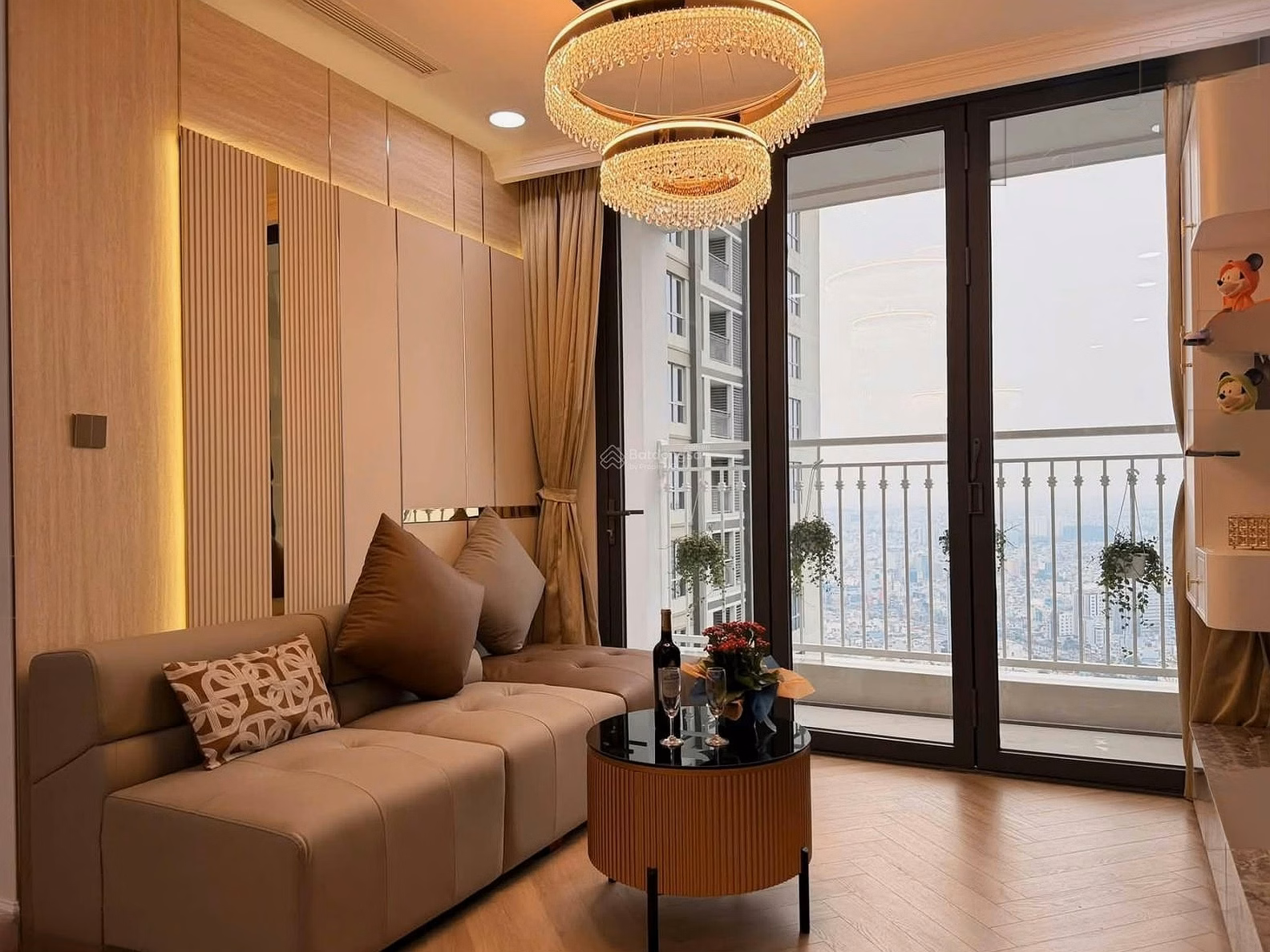 Selling 2 bedrooms Landmark Plus, cool City view